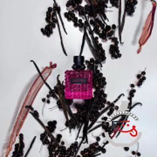 Born in Roma Extradose Donna Valentino