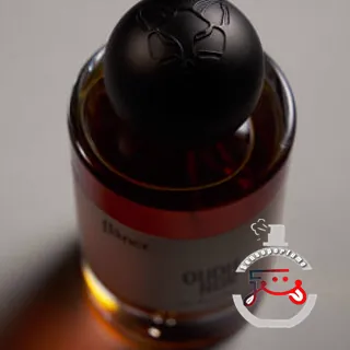 Oudh Nūr flâner