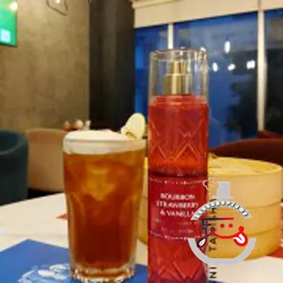 Bourbon Strawberry & Vanilla Bath & Body Works