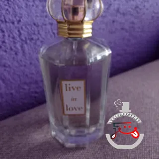 Live in Love Oscar de la Renta