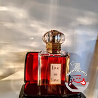 Live in Love Oscar de la Renta