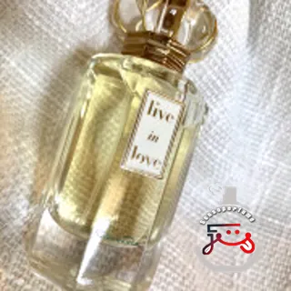Live in Love Oscar de la Renta